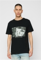 Trust no one Tee